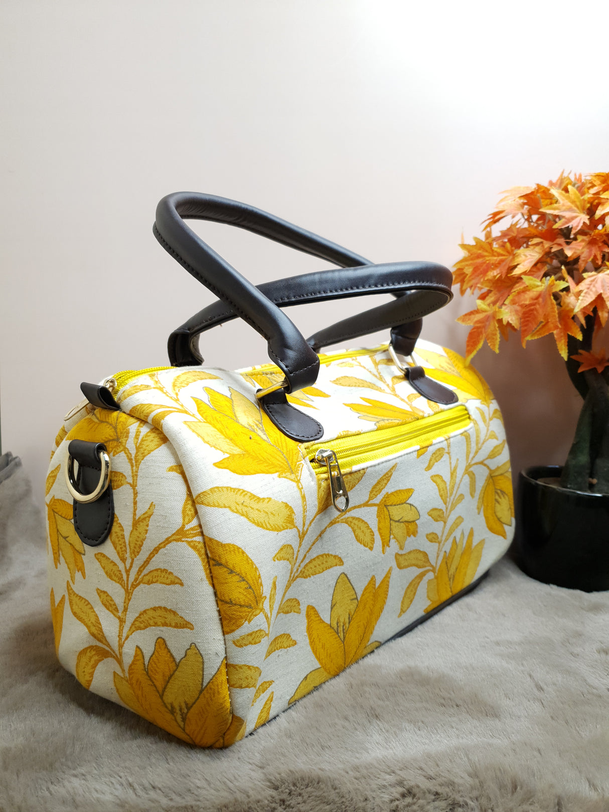 A31 Yellowish Leafy Motif Cotton Duffle Bag